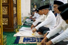 Taufan Pawe Hadiri Safari Zikir di Masjid Jami Al Manar