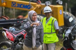 Bupati Luwu Utara Tinjau Pengerjaan Ruas Jalan Rongkong-Seko, Target Tuntas 2024