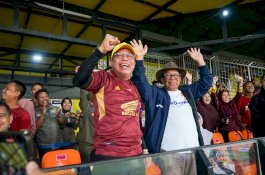 Saksikan Kemenangan PSM Bersama Aksa Mahmud, Taufan Pawe Harap Tren Positif Juku Eja Terus Berlanjut
