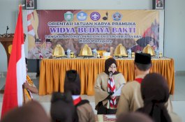 Erna Rasyid Lantik Pengurus Saka Widya Budaya Bakti Pangkalan Dinas Pendidikan dan Kebudayaan