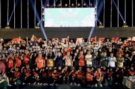 Danny Pomanto Jamu Peserta Makassar Open International Men and Women Softball Turnament