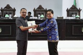 Pemkab Luwu Utara Serahkan Ranperda Perubahan APBD TA 2023 ke DPRD