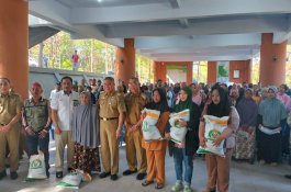 Pemkot Parepare Salurkan Bantuan Panen Beras CBP
