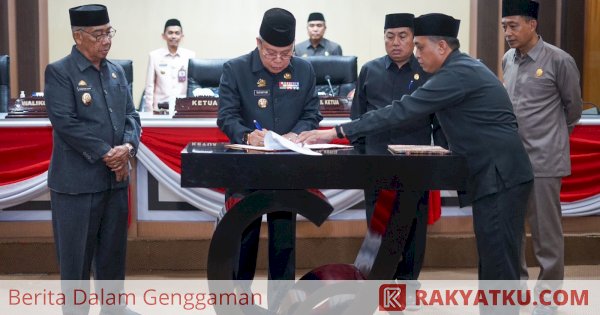 Taufan Pawe Hadiri Paripurna Penetapan 2 Perda