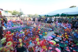 Pemkab Gowa Bagikan 2.520 Bakul Maudu ke Masyarakat