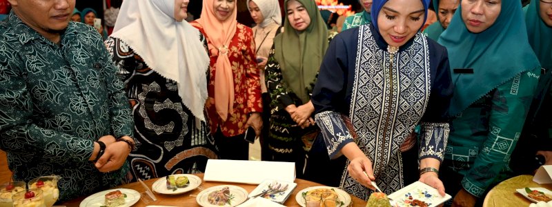 Sofha Cicipi Pangan Berbahan Pisang, Bupati Perkenalkan Enrekang Sebagai Penghasil Sayur