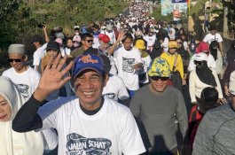 Dihadiri Ribuan Orang, Rudianto Lallo Lepas Jalan Sehat Alumni Guppi Samata Gowa
