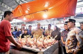 Pj Gubernur Sidak di Pasar Tramo Maros