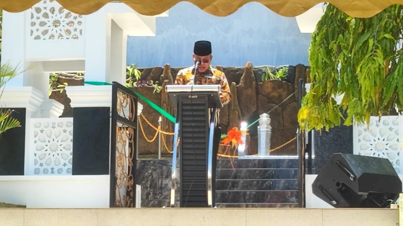 Wali Kota Parepare, Taufan Pawe, saat peresmian renovasi makam Wali Kota Parepare keempat, Andi Mallarangeng, di Jalan Andi Mallarangeng, Parepare, Sulawesi Selatan, Senin (2/10/2023). 