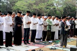 Pemkab Wajo Gelar Shalat Istisqa, Harapkan Hujan Berkah Turun