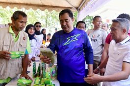 Pj Gubernur Sulsel Tinjau Gerakan Pangan Murah di Bone, Masyarakat Manfaatkan Harga Terjangkau