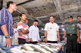 Pj Gubernur Sulsel Kunjungi Pasar Minasa Maupa Gowa, Harga Kebutuhan Pokok Terkendali