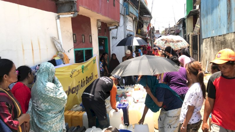 Browcyl Bersama Dompet Dhuafa Distribusikan Air Bersih di Daerah Rappokalling Makassar