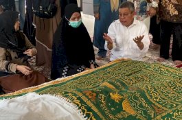 Sebut Kader Terbaik Golkar, Taufan Pawe Melayat Rumah Duka Herman Heizer