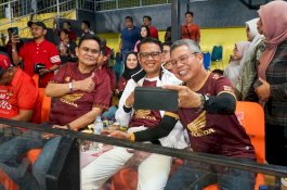 Didampingi Nurdin Abdullah, Taufan Pawe Pamit di Depan Suporter PSM Makassar