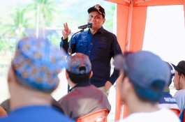Bupati Suardi Saleh Buka Balap Taksi Gabah di Tanete Riaja