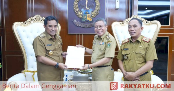 Diterima Taufan Pawe, PJ Gubernur Sulsel Serahkan Surat Pengangkatan Husni Syam Sebagai Sekda Kota Parepare