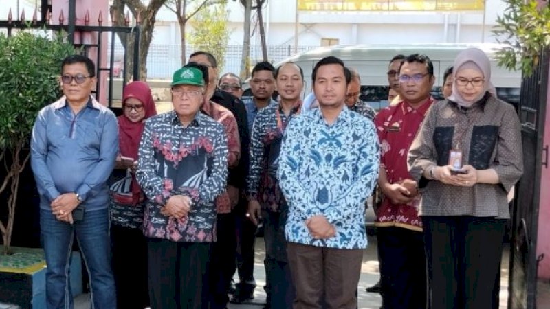 Kepala Dinas Pendidikan Kota Makassar, Bersama Tim Verifikator Kota Sehat Tingkat Nasional Lakukan kunjungan ke SD Negeri Pai Kota Makassar.