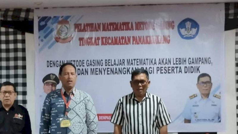 Kepala Dinas Pendidikan kota Makassar Membuka Kegiatan Gasing Belajar Matematika