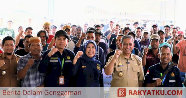 Amran Mahmud Dampingi Andi Yuliani Paris Distribusikan Bantuan ke Petani dan Nelayan