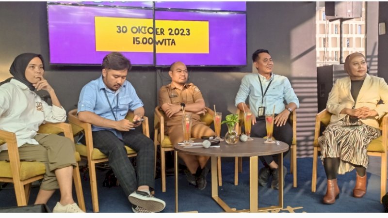 (ki-ka) Mistri founder MCN, M Reda Marcom Manager Asmo Sulsel, Kepala Dinas pariwisata Makassar Moh Roem, Pimpinan cabang Bank Sulselbar Suprianto, General Manager mercure Nexa pettarani, Wiwied Nurseka