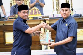 Wakil Ketua DPRD Terima Ranperda APBD Kabupaten Wajo Tahun 2024, Bupati Apresiasi Sinergitas Dewan