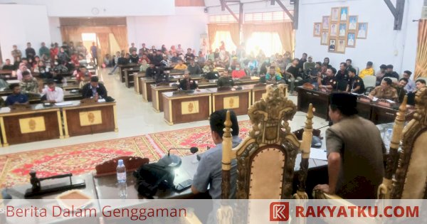 DPRD Wajo Tenerima Ratusan Warga Desa Parigi, Terkait Dugaan Kecurangan Pemilihan Kepala Desa