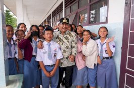 Pj Gubernur Bahtiar Motivasi 735 Pelajar SMA Negeri Tana Toraja