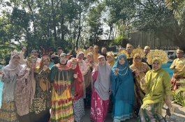 HUT ke-416 Kota Makassar, Warga Sekolah Islam Athirah Kompak Kenakan Baju Adat