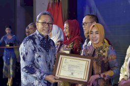 Berhasil Kelola Pasar Rakyat, Pemkot Parepare Diganjar Penghargaan Dari Mendag