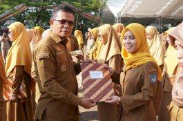 31 Nakes Berprestasi di Gowa Dapat Penghargaan