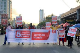 Cosplay Superhero Ikut Ramaikan Garansi Rangka 5 Tahun Sepeda Motor Honda