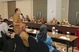 Bappeda Kota Makassar mengadakan Pertemuan Multi-stakeholder untuk menangani masalah HIV/AID.