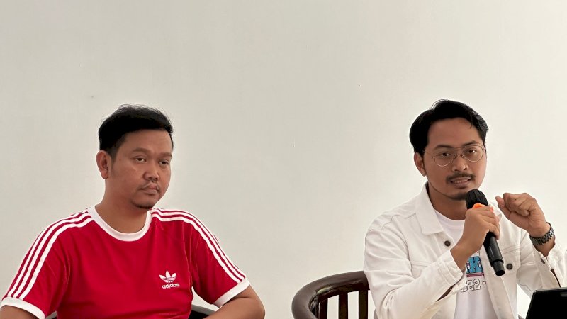 Ketua Tim Pemenangan Daerah (TPD) Ganjar-Mahmud di Sulsel, dr Udin Malik Saputra (kanan).