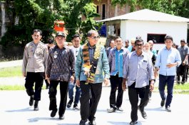 Peresmian Jalan di Maniangpajo, Tokoh Masyarakat Apresiasi Perhatian Amran Mahmud  Tingkatkan Kesejahteraan