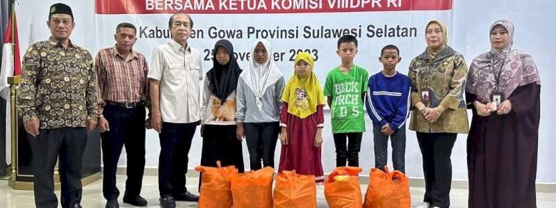 Kunker ke Takalar dan Gowa, Ketua Komisi VIII DPR-RI Salurkan Bantuan Sosial