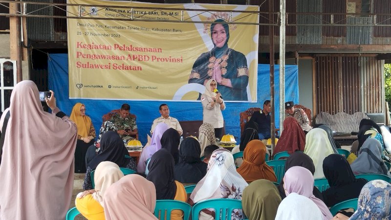 Ketua DPRD Sulsel Kembali Salurkan Bantuan Handtraktor untuk Petani di Barru