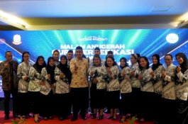 24 Guru dan Kepala Sekolah Terima Penghargaan dari Dewan Pendidikan Makassar