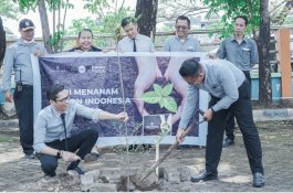 The Rinra Hotel dan Phipo Makassar Peringati Hari Menanam Pohon Indonesia