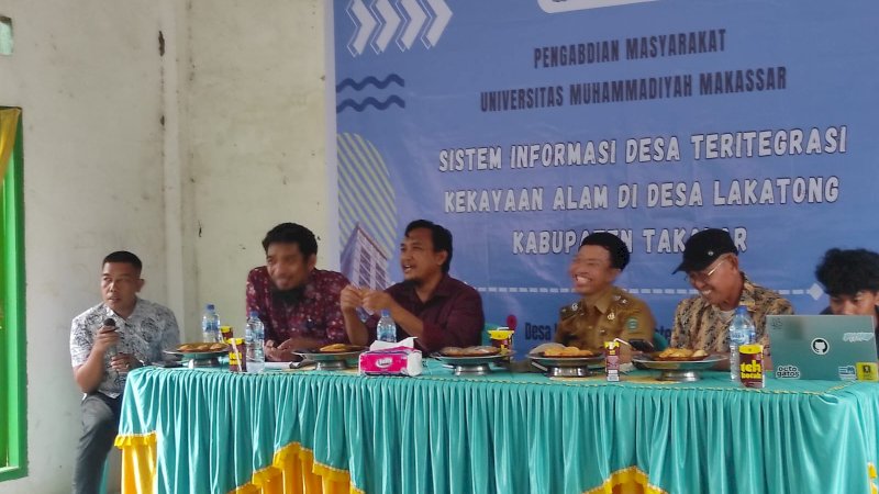 Kembangkan Sistem Informasi Kekayaan Alam bagi Warga Desa Lakatong, Unismuh Makassar Gelar Pengabdian Kepada Masyarakat