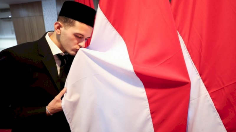 Justin Hubner resmi jadi Warga Negara Indonesia (Foto: PSSI)