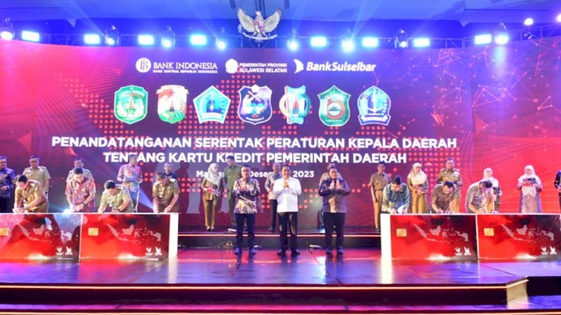 Peluncuran Kartu Kredit Pemerintah Daerah (KKPD), High Level Meeting Tim Percepatan dan Perluasan Digitalisasi Daerah (TP2DD), serta Apresiasi Ekonomi dan Keuangan Digital Sulsel yang dilaksanakan di Hotel Claro, Makassar, Selasa (5/12/2023). (Foto: Pemprov Sulsel)