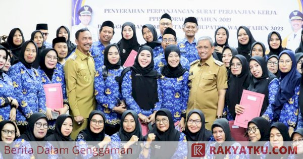 Serahkan Perpanjangan Surat Perjanjian Kerja ke 90 PPPK, Bupati Wajo Harap Jadi Spirit Dalam Bekerja