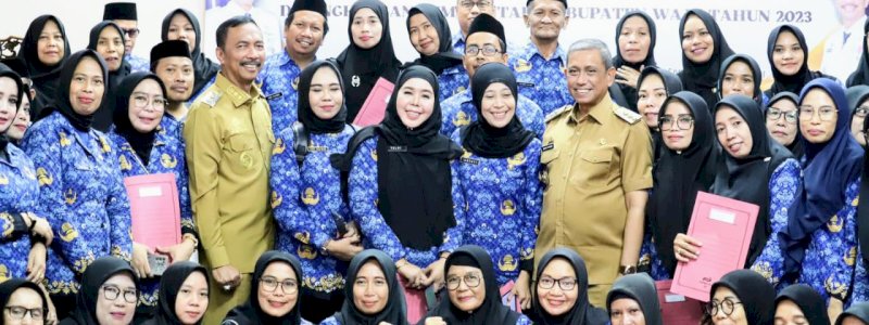 Serahkan Perpanjangan Surat Perjanjian Kerja ke 90 PPPK, Bupati Wajo Harap Jadi Spirit Dalam Bekerja