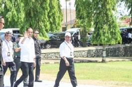 Didampingi Mentan Amran, Presiden Jokowi Sapa Puluhan Ribu Petani, Penyuluh & Babinsa Se - Jawa Tengah
