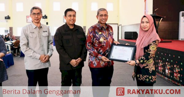 Bersama Forkopimda, Bupati Wajo Serahkan Penghargaan Pajak Daerah 2023