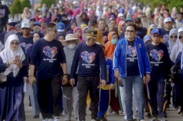 Ribuan Guru Hadiri Jalan Sehat di Barru