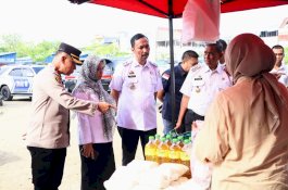 Waka Polres Wajo Bersama TPID Cek Harga Sembako Jelang Natal dan Tahun Baru