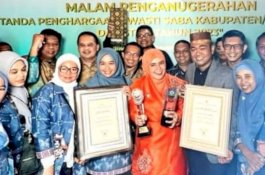 Wabup Maros Suhartina Bohari Terima Penghargaan Kabupaten Sehat
