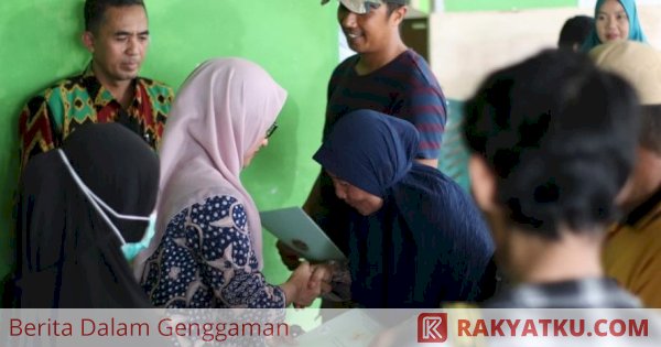 Pemkab Luwu Utara Bagikan 500 Sertifikat Tanah Program Redistribusi di Desa Pengkendekan